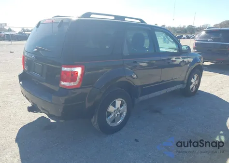 2011 Ford Escape Xlt z USA, uszkodzony, nr VIN 1FMCU0D74BKB24526